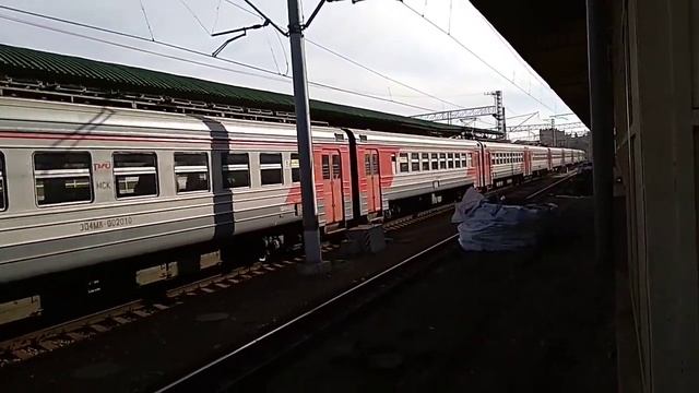 Электропоезд ЭД4МК-0020 сообщением Москва - Серпухов смотреть онлайн