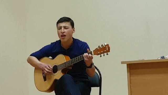 потому что я влюблен ! твои карие глаза на гитаре ! красивая песня! смотреть онлайн