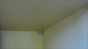 Крепление шкафа к стене, Установка фиксатора двери