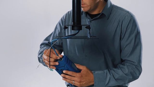 How to Mount the ATND1061 Microphone Beamforming Ceiling Array Microphone Via a Standard VESA Mount смотреть онлайн