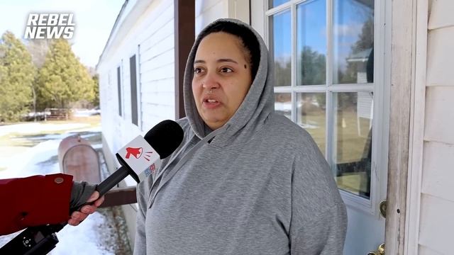 Residents near Roxham Road react to border closure смотреть онлайн
