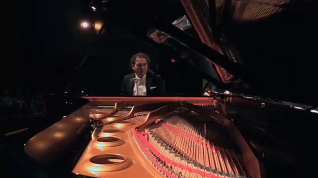 Джоаккино Россини. Ария «Largo al factotum» из оперы «Севильский цирюльник». смотреть онлайн