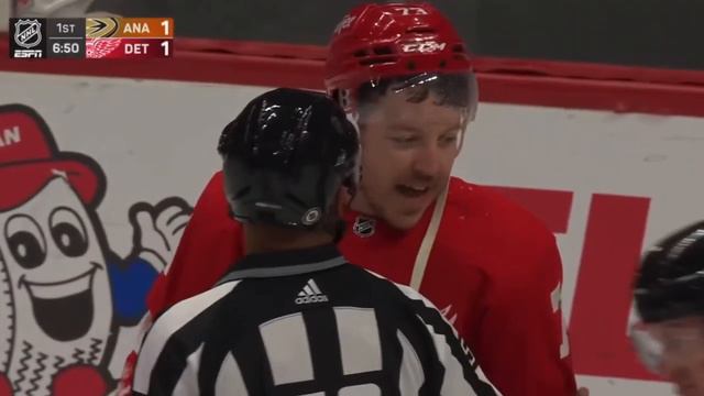 John Gibson Roughing Penalty Against Detroit смотреть онлайн