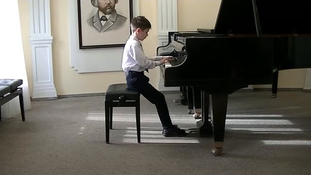 Б. Барток “Пьеса” C. Майкапар “В садике” смотреть онлайн