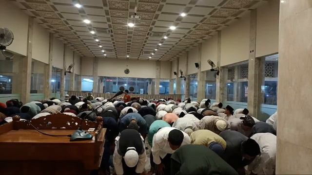 #15 SHOLAT TARAWIH HARI KE-15 BERSAMA USTADZ OKTAVIAN NUR FAUZI смотреть онлайн