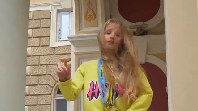 Мисс Николь цвет настроение чёрный смотреть онлайн