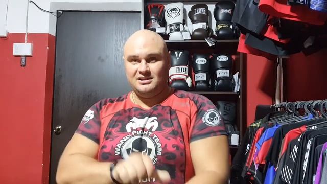 Боксерские перчатки из натуральной кожи Title Classic Leather смотреть онлайн