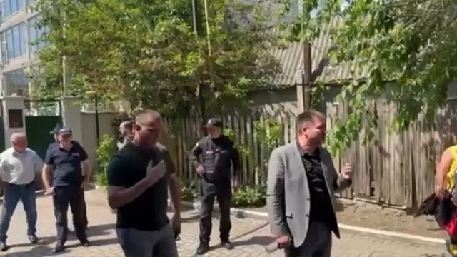 Жители Гагаузии требуют утвердить результаты выборов башкана смотреть онлайн