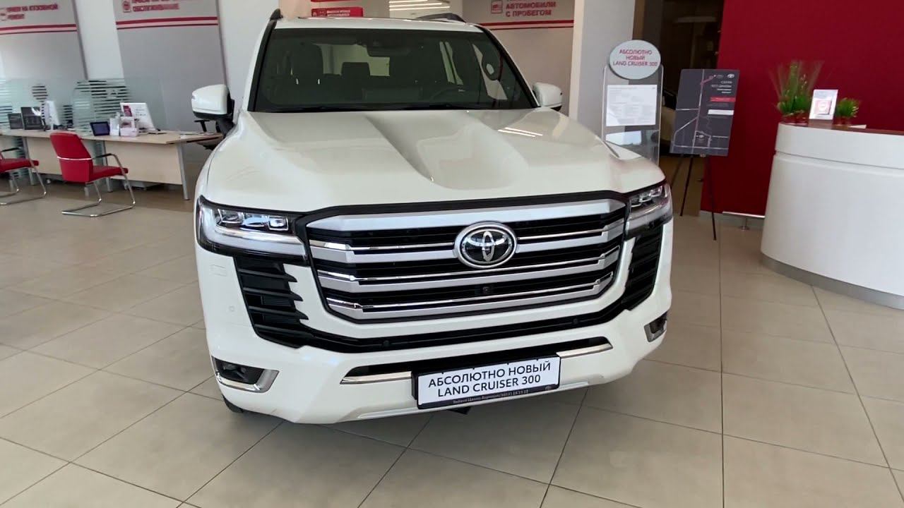 Toyota Land Cruiser 300 в автосалоне смотреть онлайн