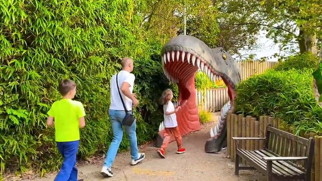 Макс и Катя в Леголенд парк развлечений смотреть онлайн