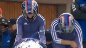 Бобслей-женщина черезчур напряглась и...)))).avi