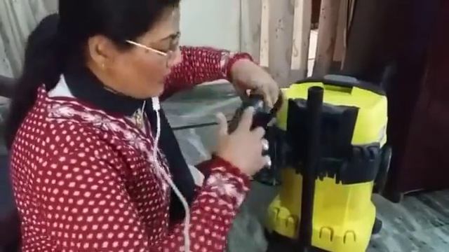Vacuum cleaner KARCHER WD5 In hindi смотреть онлайн