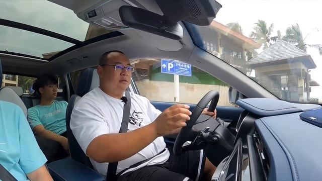 吉利博越X初体验，风暴前脸车机聪明，10万级超高性价比国民SUV смотреть онлайн