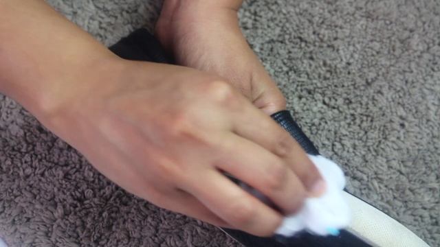 How to clean the outer soles/rubber of your shoes? смотреть онлайн