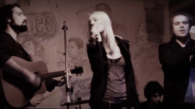 THESE BOOTS ARE MADE FOR WALKING live смотреть онлайн