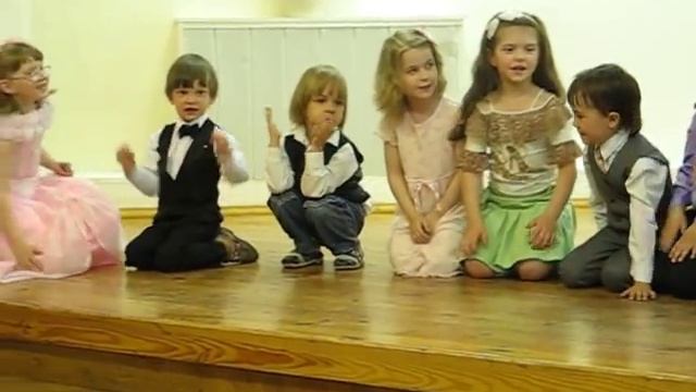 Вот мы в автобусе сидим, и сидим, и сидим смотреть онлайн