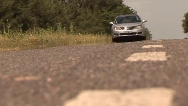 Renault Latitude 2.0 - Test - Marco Pérego - Parte 1/2 смотреть онлайн