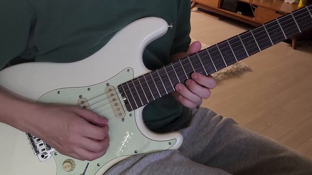 Room335 - 90% Speed / Schecter Nick Johnston Traditional Atomic White смотреть онлайн