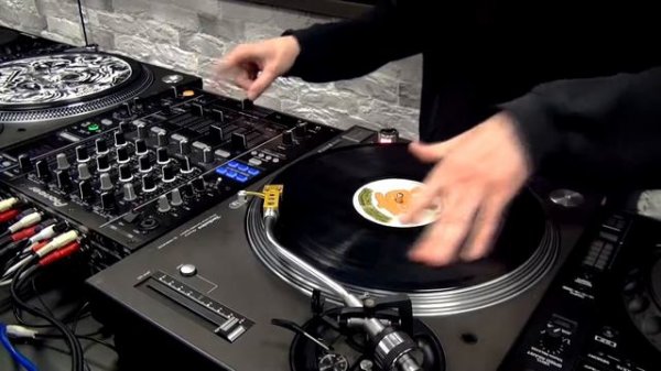 Dj Scoop - Sakura Dj School [Scratch Routine]