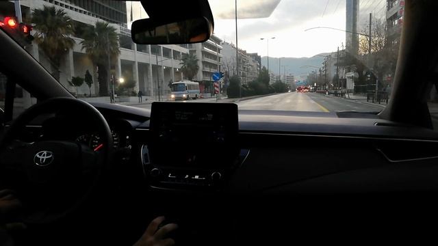 Toyota Corolla 2019 1.2 Turbo POV,4.1l/100 km fuel consumption смотреть онлайн