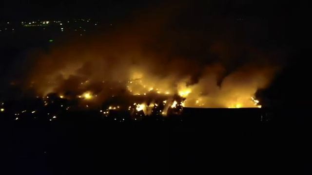 В Раменском районе Подмосковья вторые сутки горит свалка смотреть онлайн