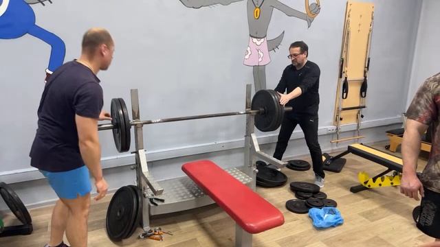 Первая неделя Подготовки 18+ | Тяжелый жим лежа | Доктор Юршин смотреть онлайн