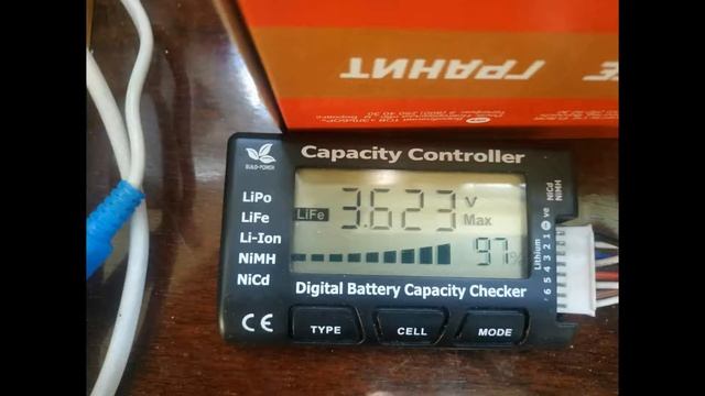разбег напряжения  в конце заряда 32700 LiFePO4  14 вольт 12 а \ час