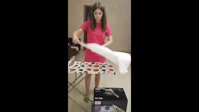 Тестирование парогенератора Philips PerfectCare Elite Plus GC9670 на шелковой комбинации смотреть онлайн