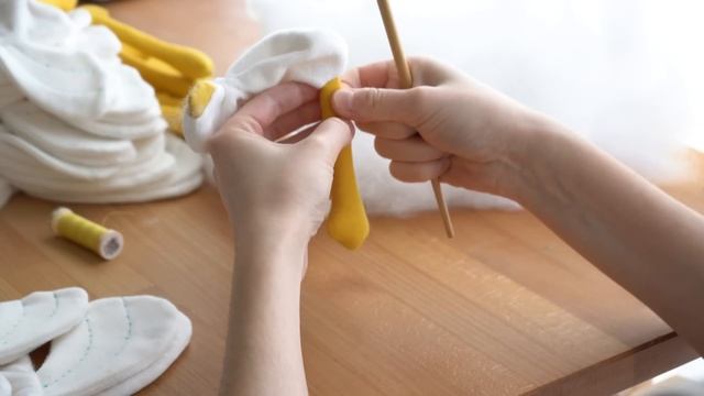 Spend a week with a toy maker / Sewing geese for sale смотреть онлайн