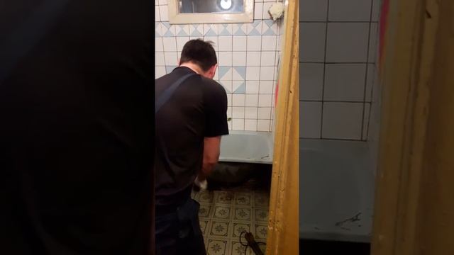 Вынос ванны смотреть онлайн