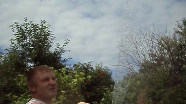 делаем фонтан из шланга смотреть онлайн