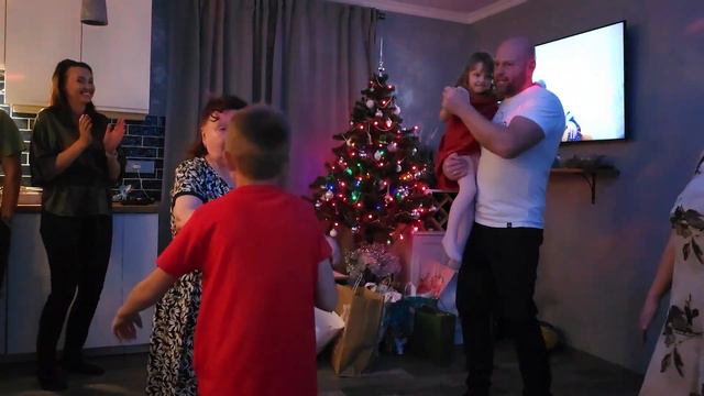 🇱🇻 Новый год семейный праздник. Встреча нового года 2023/2024. смотреть онлайн