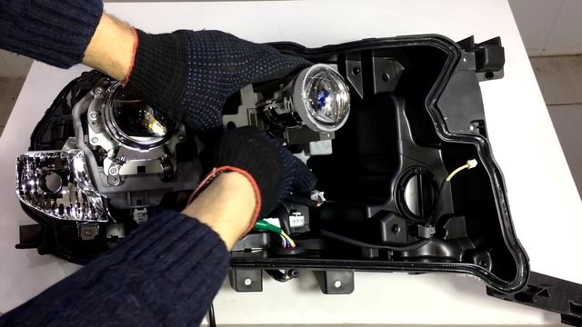Как устроена LED фара на LC200 2016г. смотреть онлайн