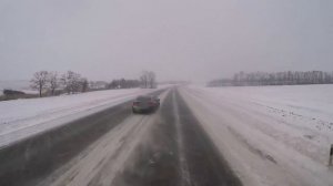 Порвал воздушную перекидку. Пропали тормоза на прицепе. Ремонт на трассе. Попал в снегопад.