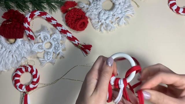 Новогодний декор из трикотажной пряжи просто и быстро, макраме. Decorations Christmas, macrame смотреть онлайн