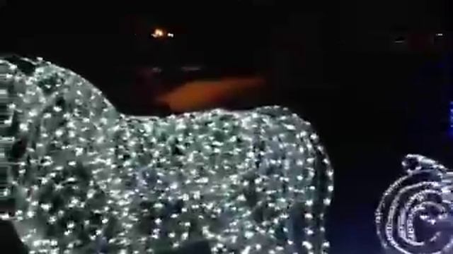 Новогодняя карета с лошадьми на площади Пушкина смотреть онлайн