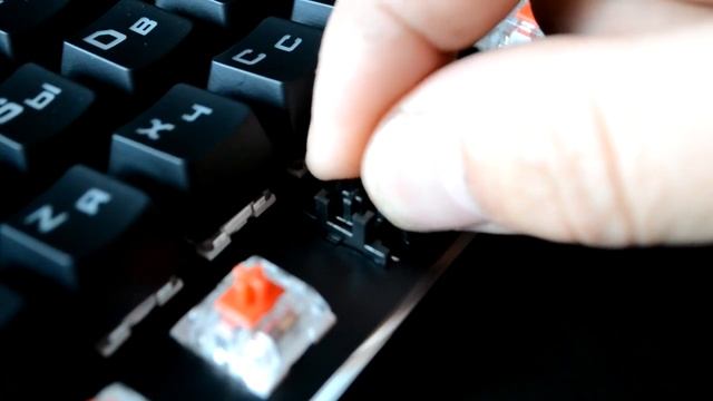 Клавиатура ZET Blade. Люфт стабилизатора клавиши пробел. смотреть онлайн