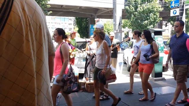 Как же я люблю уличных музыкантов! смотреть онлайн