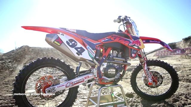 Motocross Action rides Ken Roczen's Factory KTM 450SXF смотреть онлайн