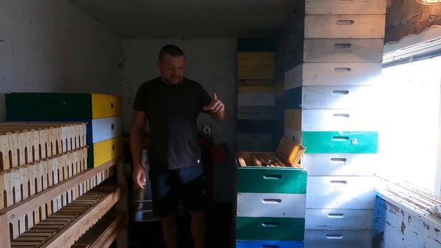 ?Чистка рамок и сортировка. Прополис с рам пчёлиных, хранение.? смотреть онлайн