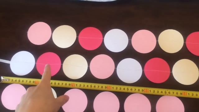 Фотозона из лент и бумажных гирлянд.Photozone from paper garlands. смотреть онлайн