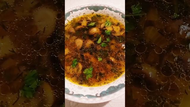 Вкусный обед. Суп с грибами