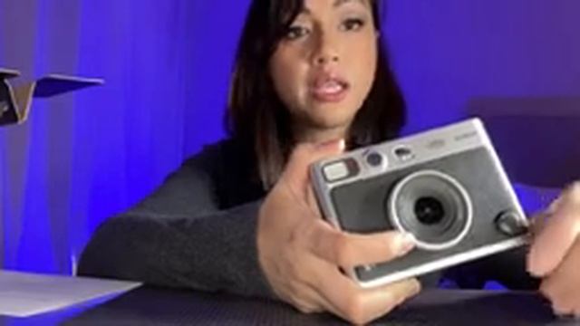 Delilah’s Un-Boxing: Review of the Fujifilm Instax Mini Evo смотреть онлайн