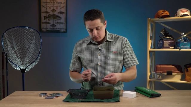 Как насадить мотыля на крючок? смотреть онлайн