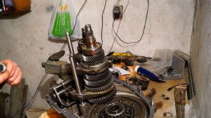 установка вилок переключения скоростей ВАЗ-2109