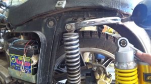 Амортизаторы от HONDA CB400 на мотоцикл ИЖ. Встают как родные.