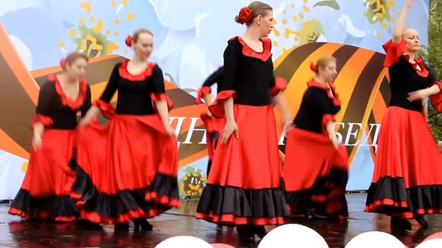 Слабо отбить испанский ритм в одной туфельке? смотреть онлайн