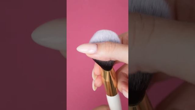 кисть для макияжа - Big Flat Foundation Brush 106 смотреть онлайн