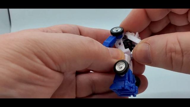 So Groovy Mannn! Transformers MPH Studios S01 XiaoBengBeng Video Review. (Legends Beachcomber) смотреть онлайн