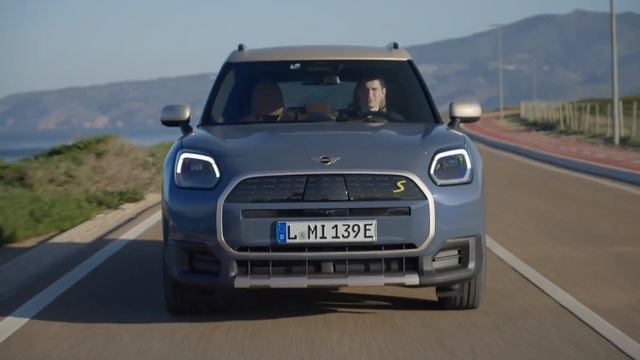 Mini Countryman, the first all electric Mini Countryman смотреть онлайн